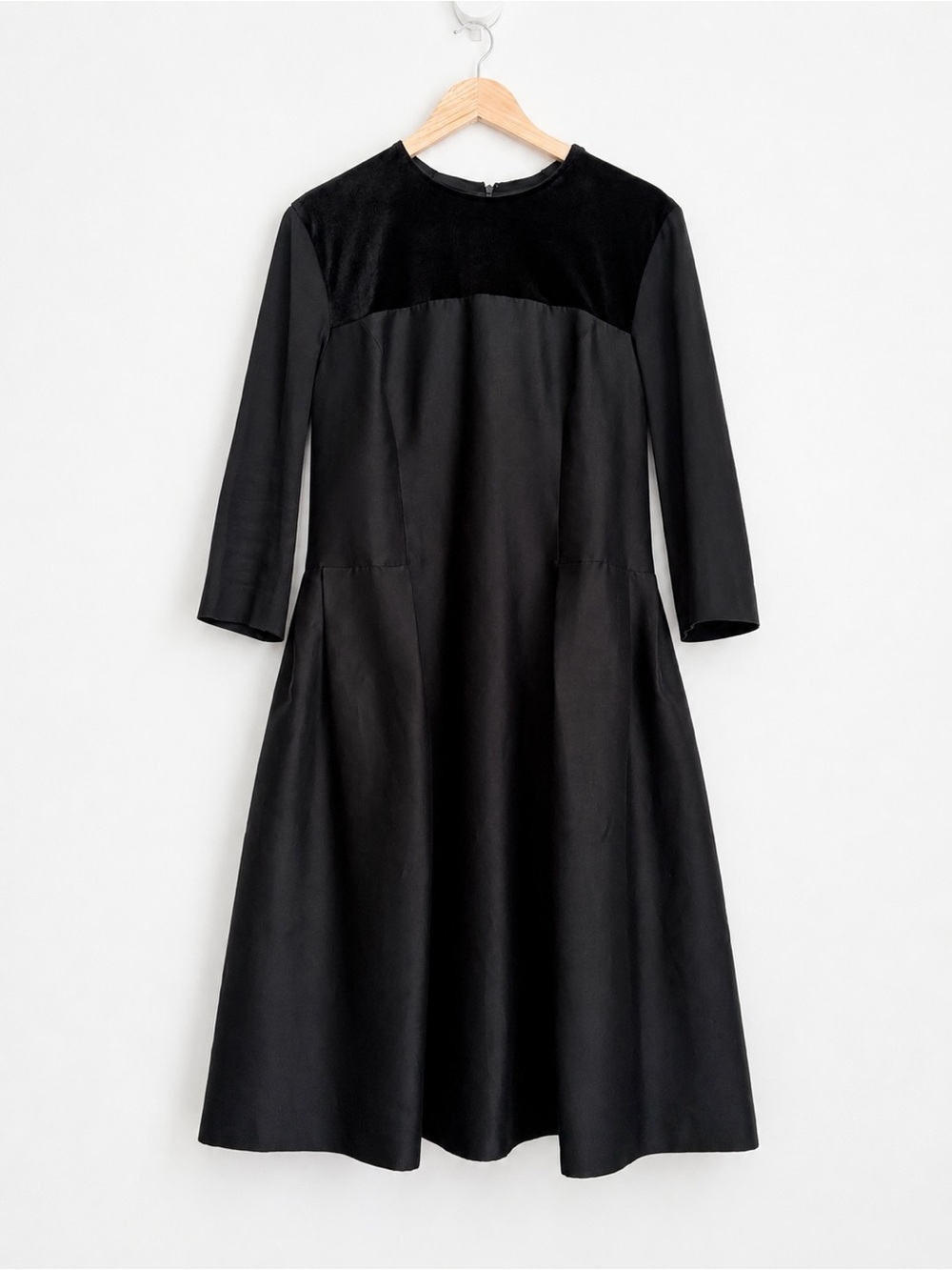 Carolina Herrera New York Black Velvet Panel A-Line Midi Dress Quiet Luxury M